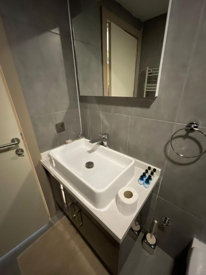 Luxury 2-bedroom In Prime Suites Near Mall Of - 87 * Istanbul
